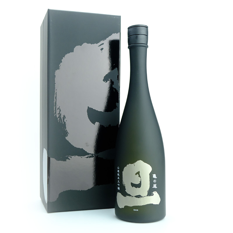 Japanese sake Dan Black Premium Yamahai Junmai Daiginjo