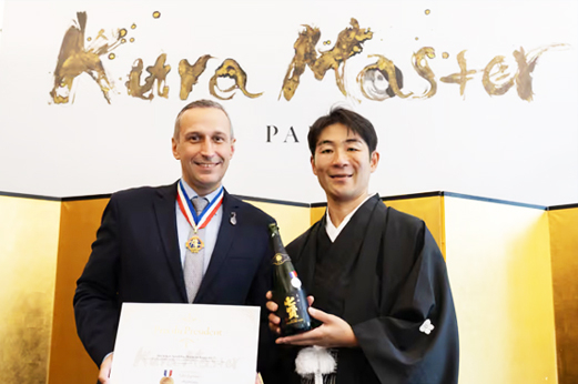 Une distinction historique pour un saké pétillant